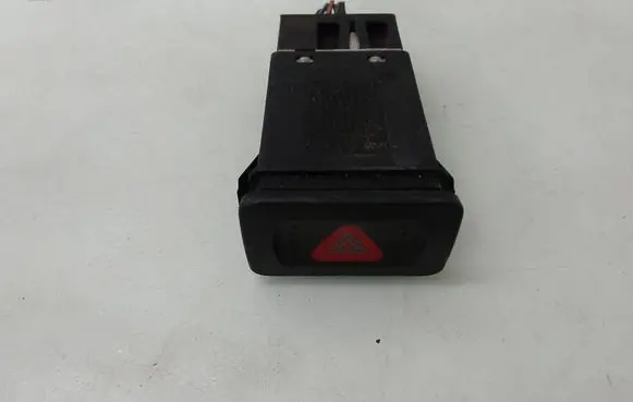 Volkswagen Golf IV Hazard light switch 1J0953235A