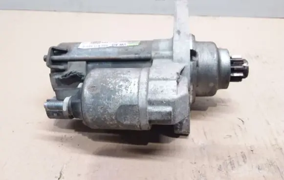 Volkswagen Golf VI Starter motor 02Z911023G
