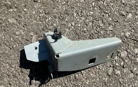 Renault Kadjar Headlight/headlamp mounting bracket 260922335R