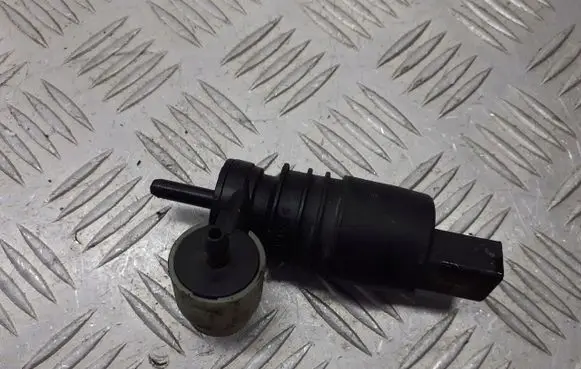 Volkswagen Golf IV Headlight washer pump 