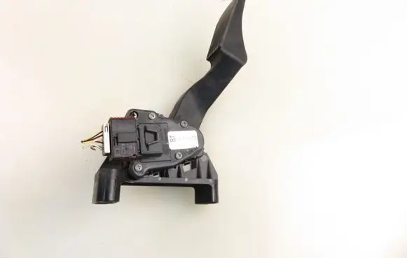 Opel Zafira B Accelerator throttle pedal 9202341