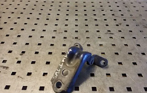 Subaru Forester SH Rear door lower hinge