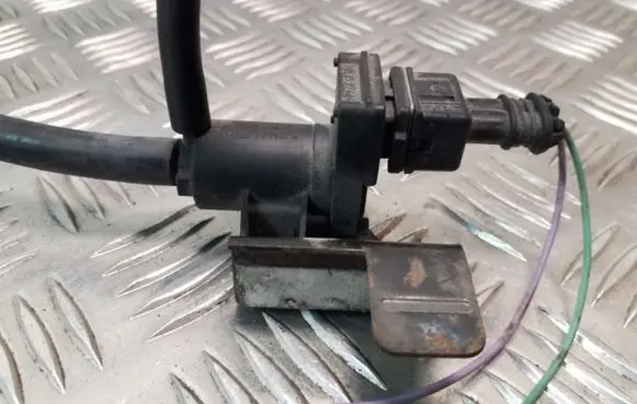 Saab 9-5 Turbo solenoid valve 4394076