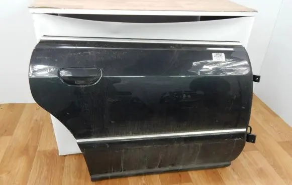 Audi A8 S8 D2 4D Rear door