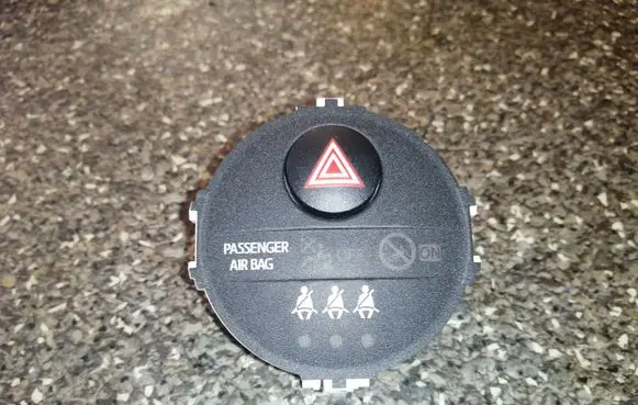 Toyota Yaris Hazard light switch 839500D080