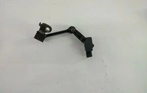 Mercedes-Benz A W177 Air suspension front height level sensor A0009050908
