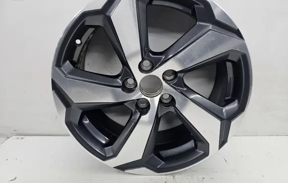 Toyota RAV 4 (XA40) R18 alloy rim 