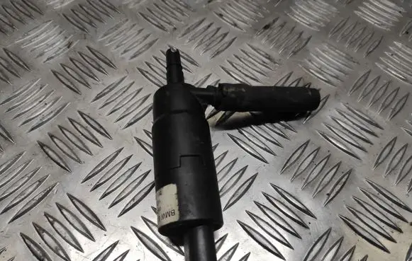 BMW 3 E46 Headlight washer pump 837743001 13264010