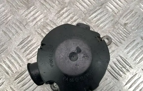 Mercedes-Benz E W211 Breather valve A6460100667