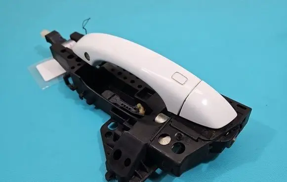 Rear door exterior handle