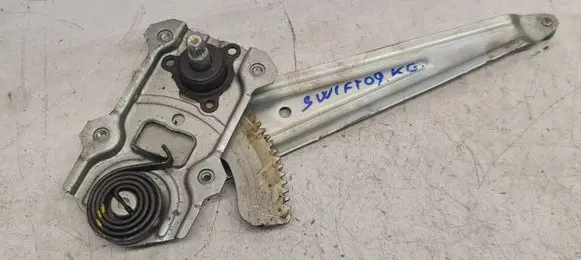 Rear door manual window regulator