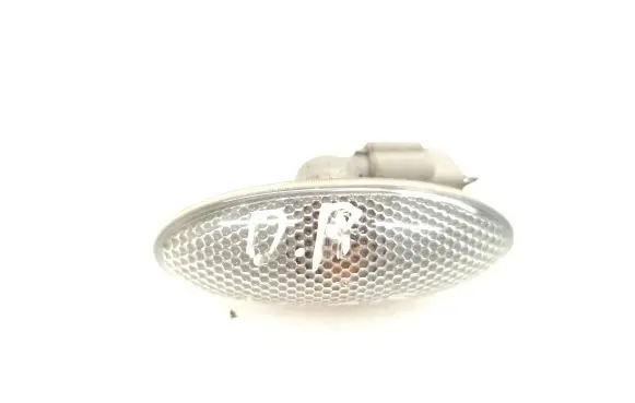 Toyota Auris 150 Front fender indicator light 8173002080