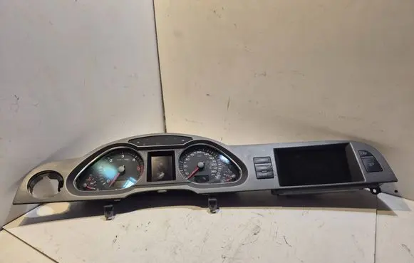 Audi A6 S6 C6 4F Speedometer (instrument cluster) 5550007301 4F0919603A