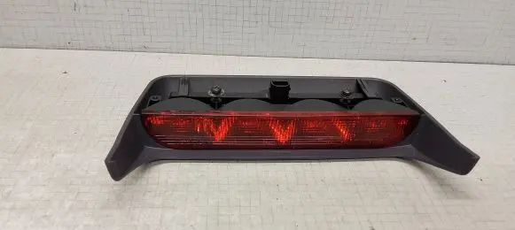 Audi A4 S4 B5 8D Third/center stoplight E351020