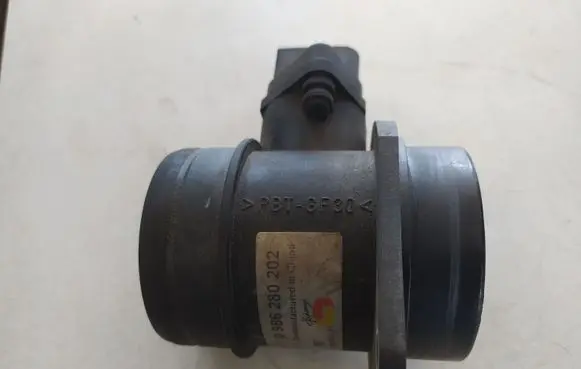 Volkswagen New Beetle Mass air flow meter 0986280202