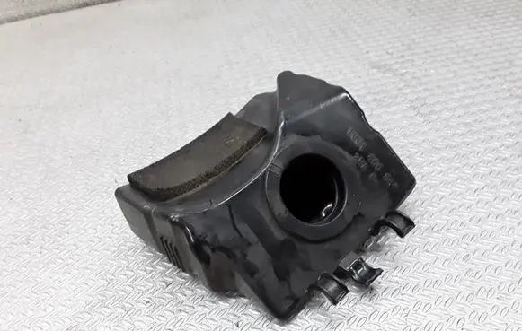 Audi A6 S6 C6 4F Intake resonator 1001466S01
