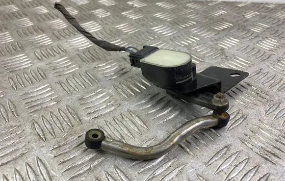 Headlight/headlamp level sensor