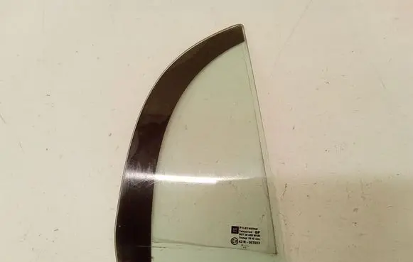 Opel Vectra C Rear vent window glass 43R007023