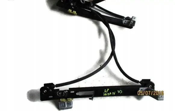 Seat Ibiza IV (6J,6P) Front door electric window regulator 6J3837401B