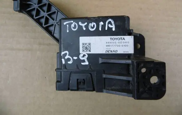 Toyota Yaris Air conditioner control unit module 886500D360