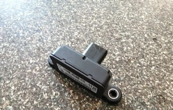 Opel Zafira C ESP acceleration yaw rate sensor 13581120
