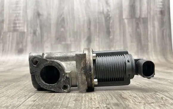 Opel Vivaro EGR valve