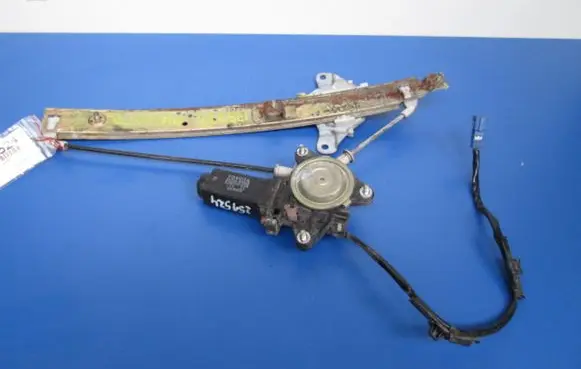 Toyota Avalon XX10 Rear door window regulator with motor