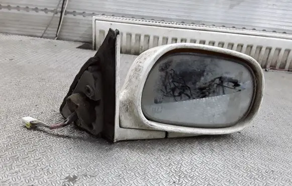 Mitsubishi Galant Front door electric wing mirror E201843