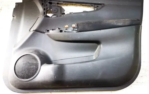 Nissan Qashqai Front door card panel trim 809104ea1a
