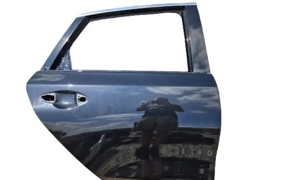 KIA Ceed Rear door