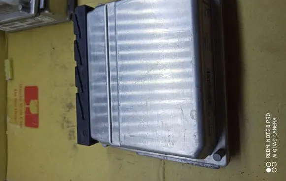 Volvo V70 Engine control unit/module 30637733A
