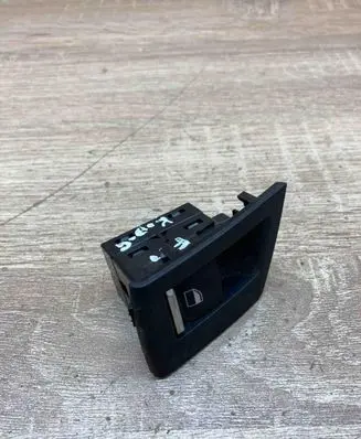 BMW 5 F10 F11 Electric window control switch 9241949