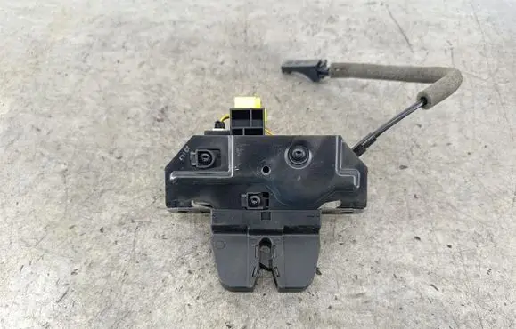 Opel Vectra C Tailgate lock latch 09180104