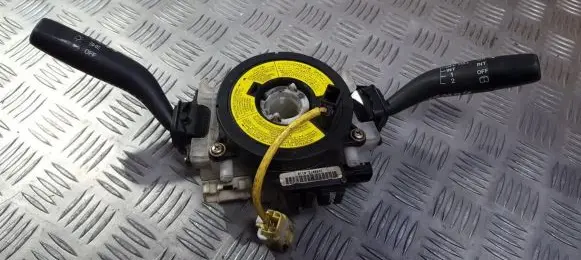 Mazda 323 F Wiper turn signal indicator stalk/switch 17b366 ge6t