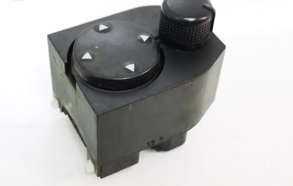 Wing mirror switch