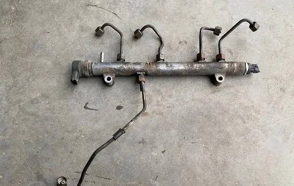 Fiat Ducato Fuel distributor 0445224055
