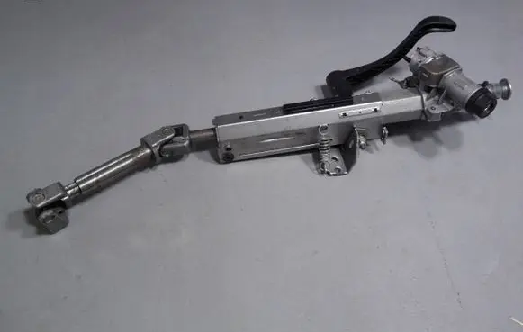 Seat Ibiza IV (6J,6P) Steering wheel axle 6R2419501CE