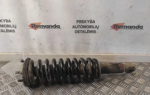 Front shock absorber with coil spring