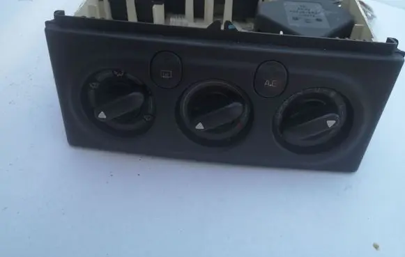 Renault Laguna I Climate control unit 9140010264 9400250 9014703027