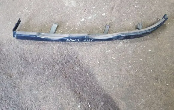 BMW 3 E46 Under headlight/headlamp trim 8208481