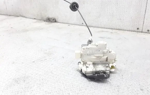 Audi A4 S4 B7 8E 8H Front door lock 8E1837015AA