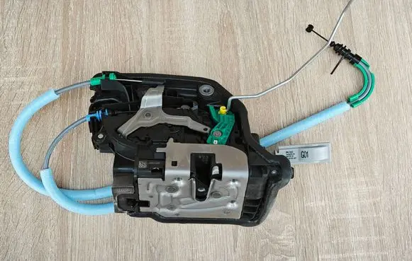 BMW X4 G02 Rear door lock 7473148