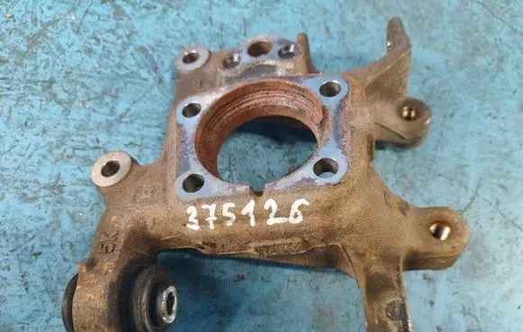Lexus HS Rear wheel hub spindle/knuckle 4230472010