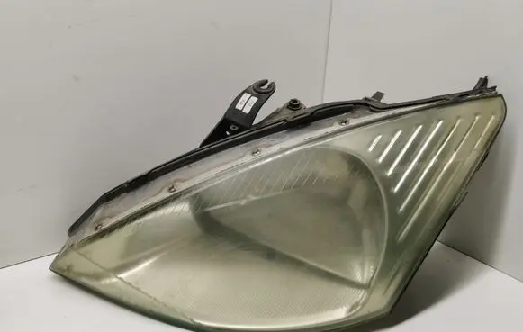 Ford Focus Headlight/headlamp 9420