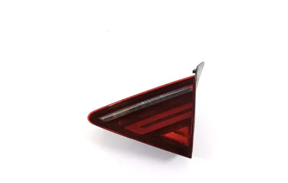 Tailgate rear/tail lights