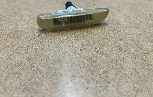 BMW 3 E46 Front fender indicator light 63138370720 8370720