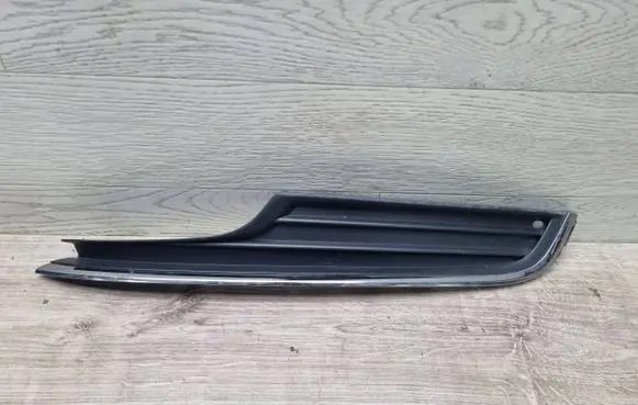 Volkswagen Golf VII Front bumper lower grill 5G0853665A