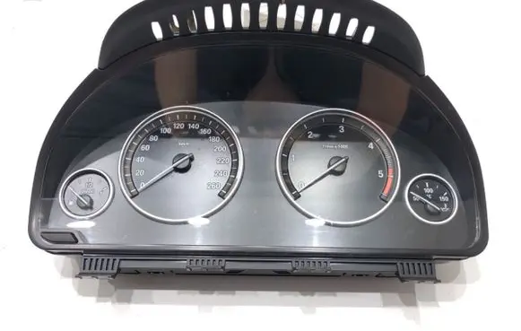 Speedometer (instrument cluster)