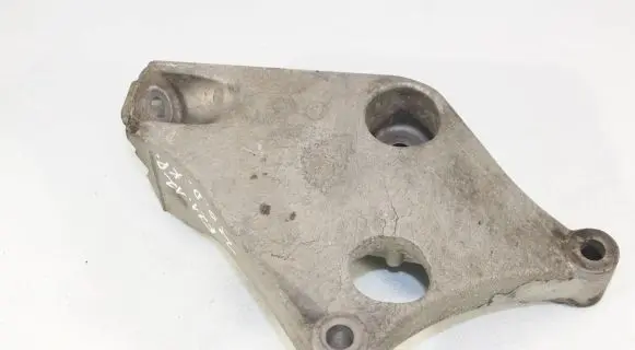 BMW 1 F20 F21 Engine mounting bracket 6788611