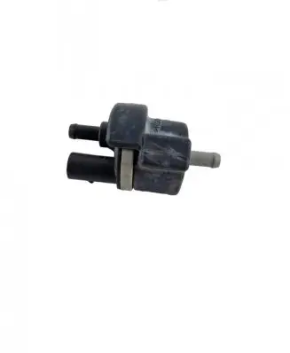 Volkswagen Golf V Vacuum valve 058133517B